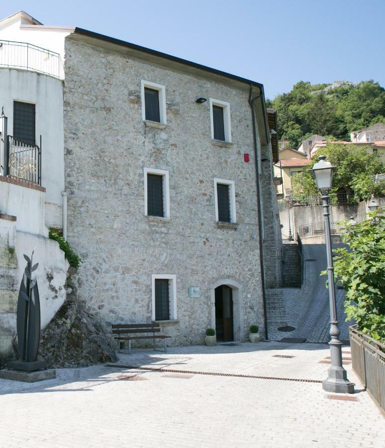 Ostello Della Gioventu Massimo Troisi Oliveto Citra Exterior foto