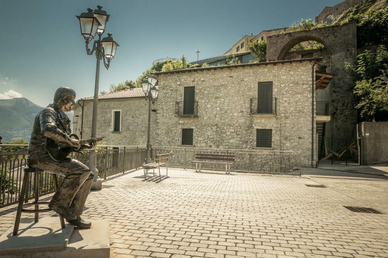 Ostello Della Gioventu Massimo Troisi Oliveto Citra Exterior foto